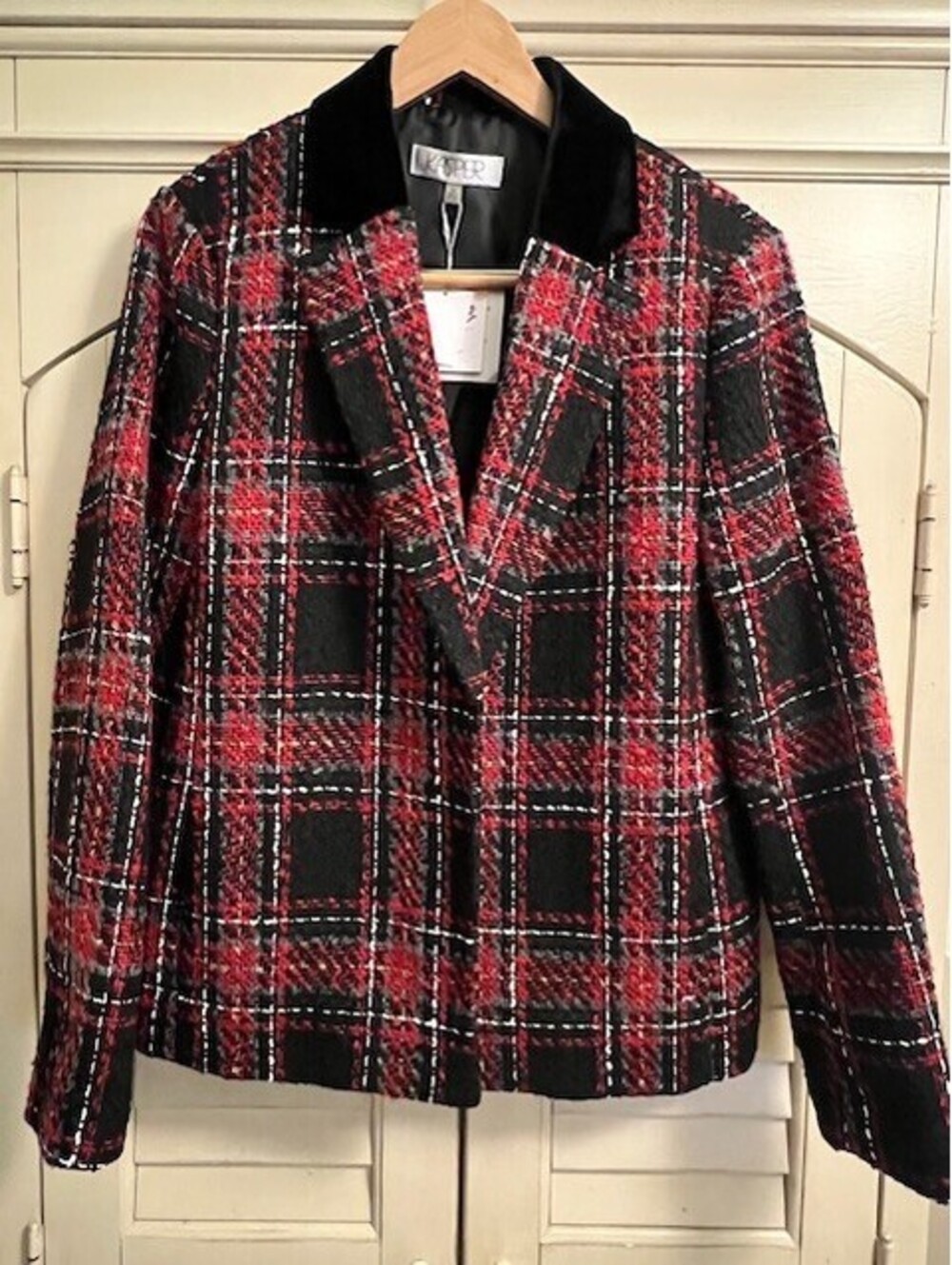 NEW Kasper Plaid Blazer Velvet Collar Red Black White- Size 12